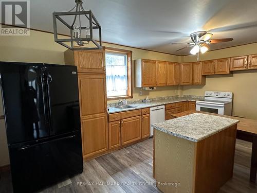 467 Huntmar Road, Ottawa, ON - Indoor Photo Showing Kitchen With Double Sink