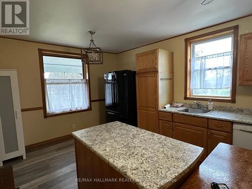 467 Huntmar Road, Ottawa, ON - Indoor Photo Showing Kitchen