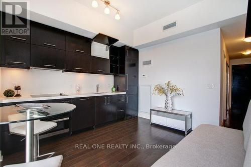 4705 - 1080 Bay Street, Toronto, ON - Indoor Photo Showing Kitchen