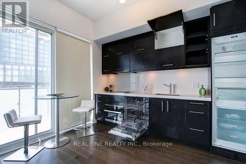 4705 - 1080 Bay Street, Toronto, ON - Indoor Photo Showing Kitchen