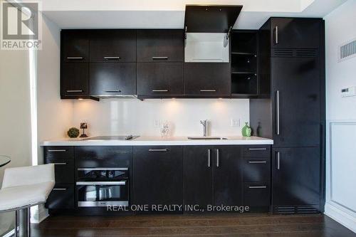 4705 - 1080 Bay Street, Toronto, ON - Indoor Photo Showing Kitchen