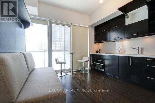 4705 - 1080 Bay Street, Toronto, ON - Indoor Photo Showing Kitchen