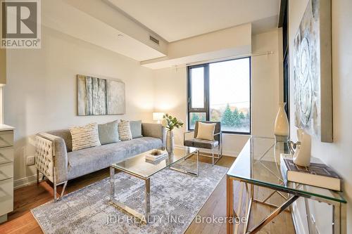 423 - 1100 Kingston Road, Toronto, ON - Indoor Photo Showing Living Room