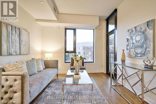 423 - 1100 Kingston Road, Toronto, ON - Indoor Photo Showing Living Room