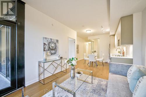 423 - 1100 Kingston Road, Toronto, ON - Indoor Photo Showing Living Room