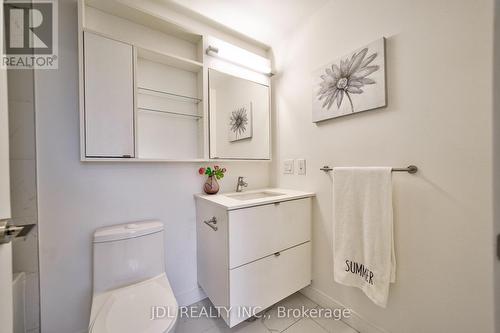 423 - 1100 Kingston Road, Toronto, ON - Indoor Photo Showing Bathroom