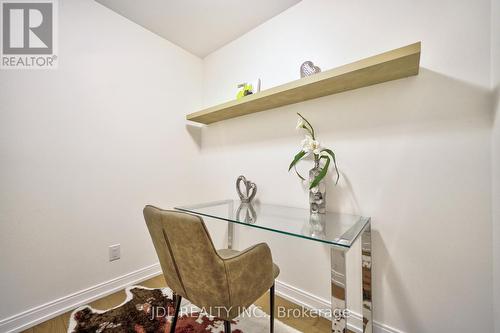 423 - 1100 Kingston Road, Toronto, ON - Indoor