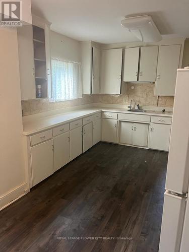 10231 Old Pinecrest Road, Brampton, ON - Indoor Photo Showing Kitchen