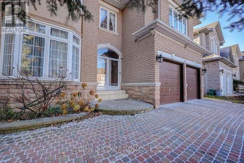 Bsmt - 49 Farnham Drive, Richmond Hill, ON - Outdoor