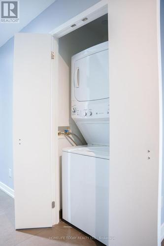 1501 - 170 Fort York Boulevard, Toronto, ON - Indoor Photo Showing Laundry Room