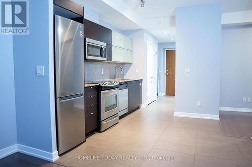 1501 - 170 Fort York Boulevard, Toronto, ON - Indoor Photo Showing Kitchen