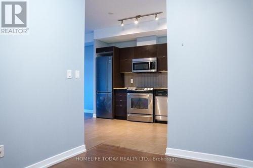 1501 - 170 Fort York Boulevard, Toronto, ON - Indoor Photo Showing Kitchen