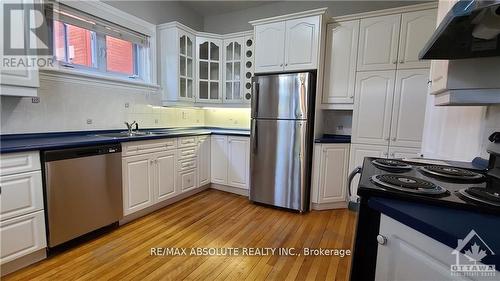 90 Glebe Avenue E, Ottawa, ON - Indoor Photo Showing Kitchen With Double Sink