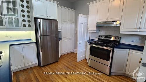 90 Glebe Avenue E, Ottawa, ON - Indoor Photo Showing Kitchen