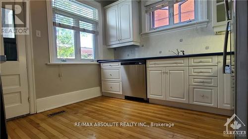 90 Glebe Avenue E, Ottawa, ON - Indoor Photo Showing Kitchen