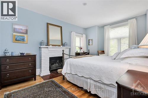 90 Glebe Avenue E, Ottawa, ON - Indoor Photo Showing Bedroom