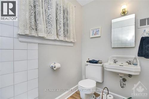 90 Glebe Avenue E, Ottawa, ON - Indoor Photo Showing Bathroom