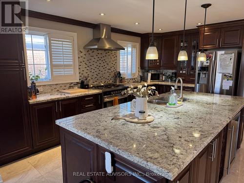 17 Agincourt Road, Vaughan, ON - Indoor Photo Showing Kitchen With Upgraded Kitchen