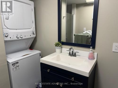 17 Agincourt Road, Vaughan, ON - Indoor Photo Showing Laundry Room