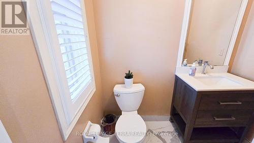 121 Ashdale Road, Brampton, ON - Indoor Photo Showing Bathroom