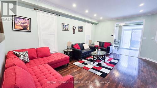 121 Ashdale Road, Brampton, ON - Indoor Photo Showing Living Room