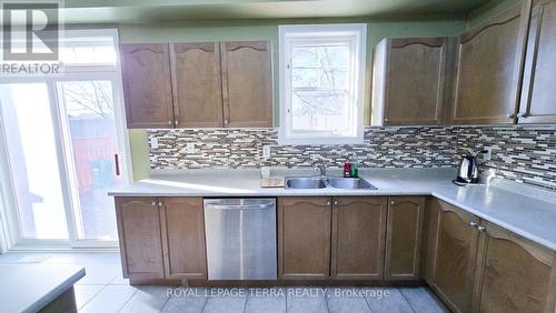 121 Ashdale Road, Brampton, ON - Indoor Photo Showing Kitchen With Double Sink