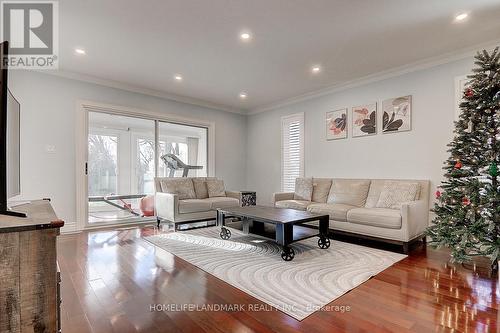 5803 3Rd Line, New Tecumseth, ON - Indoor Photo Showing Living Room