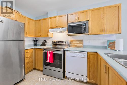 4323 Sunwood Crescent, Ottawa, ON - Indoor Photo Showing Kitchen