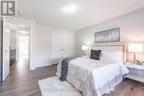 8 Military Crescent, Brampton, ON - Indoor Photo Showing Bedroom