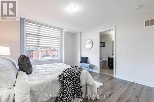 8 Military Crescent, Brampton, ON - Indoor Photo Showing Bedroom