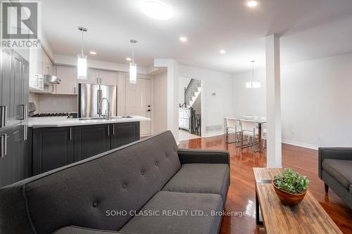 51 - 2250 Rockingham Drive, Oakville, ON - Indoor Photo Showing Living Room