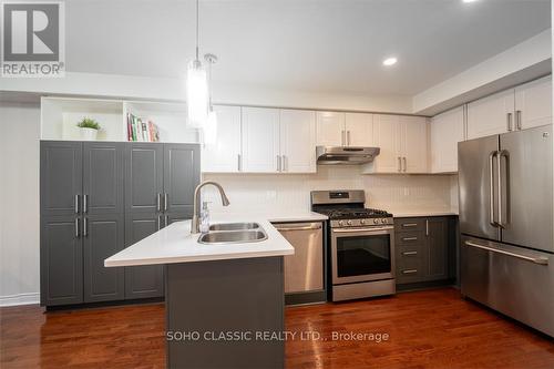 51 - 2250 Rockingham Drive, Oakville, ON - Indoor Photo Showing Kitchen With Double Sink