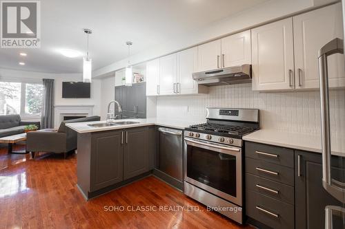 51 - 2250 Rockingham Drive, Oakville, ON - Indoor Photo Showing Kitchen With Double Sink