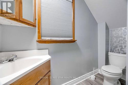 241 William Street, London, ON - Indoor Photo Showing Bathroom