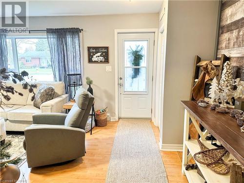 157 Huron Street E, Exeter, ON - Indoor Photo Showing Living Room