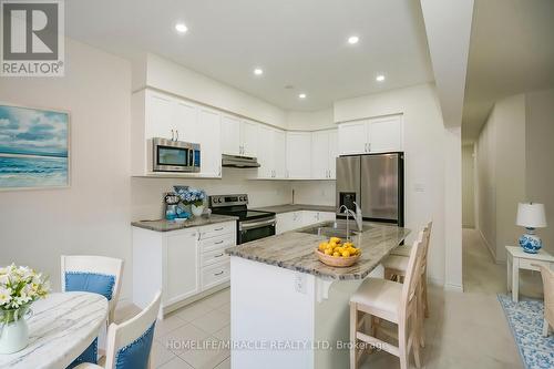 15 Hitchman Street, Brant, ON - Indoor Photo Showing Kitchen With Upgraded Kitchen