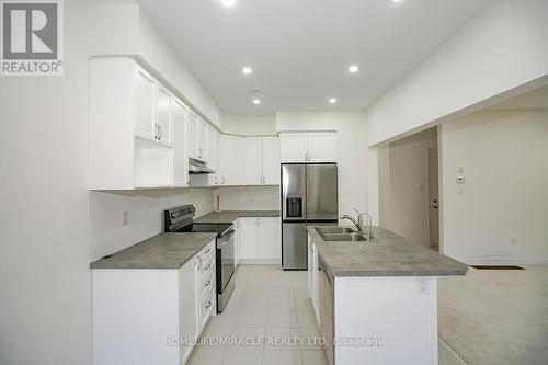 15 Hitchman Street, Brant, ON - Indoor Photo Showing Kitchen With Double Sink With Upgraded Kitchen