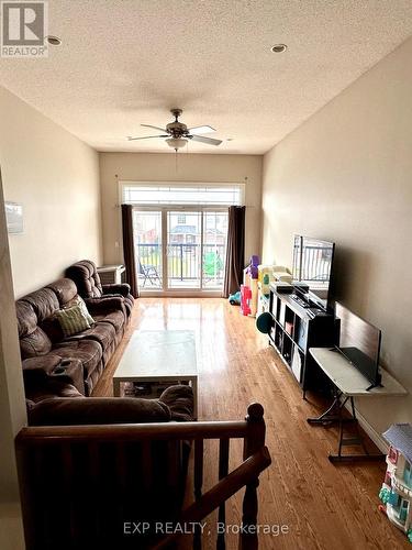 509 Alberta Avenue, Woodstock (Woodstock - South), ON - Indoor Photo Showing Living Room