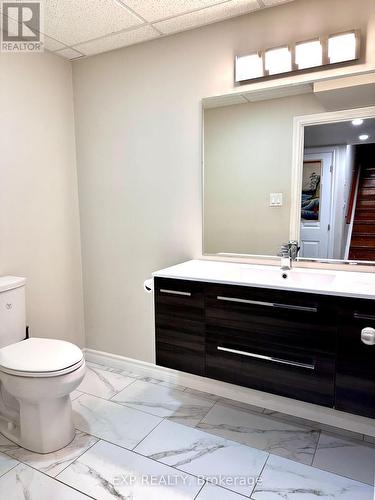 509 Alberta Avenue, Woodstock (Woodstock - South), ON - Indoor Photo Showing Bathroom