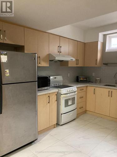 325 Hollywood Avenue, Toronto, ON - Indoor Photo Showing Kitchen