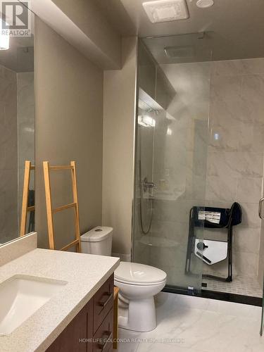 325 Hollywood Avenue, Toronto, ON - Indoor Photo Showing Bathroom