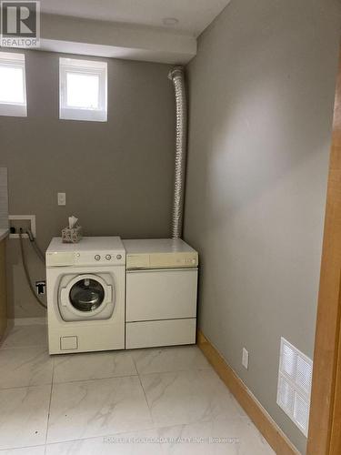 325 Hollywood Avenue, Toronto, ON - Indoor Photo Showing Laundry Room