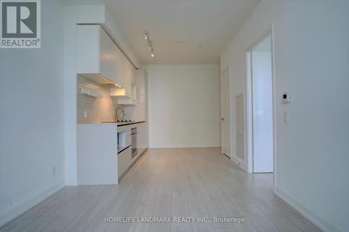 5510 - 950 Portage Parkway W, Vaughan, ON - Indoor Photo Showing Other Room