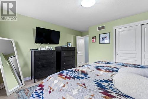 39 Durksen Drive, St. Catharines, ON - Indoor Photo Showing Bedroom