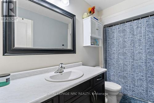 39 Durksen Drive, St. Catharines, ON - Indoor Photo Showing Bathroom