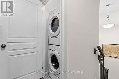 39 Durksen Drive, St. Catharines, ON - Indoor Photo Showing Laundry Room