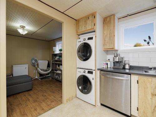 Kitchen - 332Z Rue Des Érables, Salaberry-De-Valleyfield, QC - Indoor Photo Showing Laundry Room