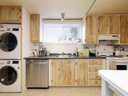 Kitchen - 332Z Rue Des Érables, Salaberry-De-Valleyfield, QC - Indoor Photo Showing Laundry Room