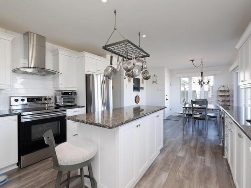 Kitchen - 332Z Rue Des Érables, Salaberry-De-Valleyfield, QC - Indoor Photo Showing Kitchen With Upgraded Kitchen