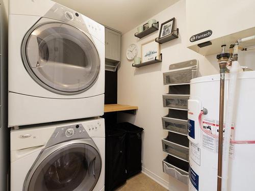 Salle de lavage - 004-80 Rue Des Lilas, L'Île-Perrot, QC - Indoor Photo Showing Laundry Room